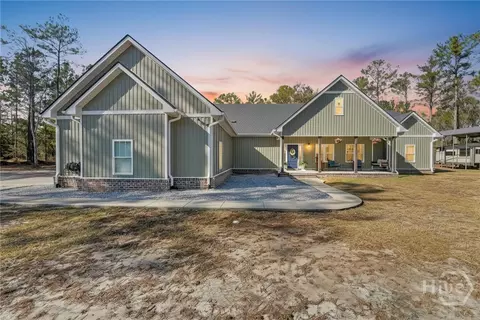 Exterior - 323 Edgewood Rd, Guyton, GA 31312 photo 2 of 12