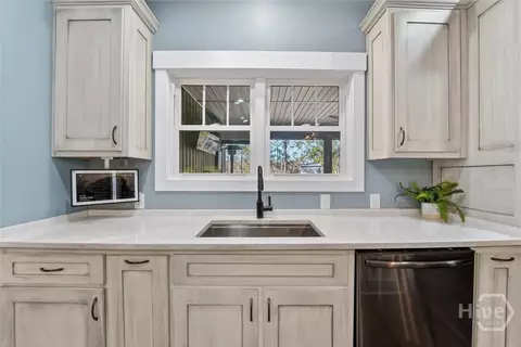 Kitchen - 323 Edgewood Rd, Guyton, GA 31312 photo 5 of 6