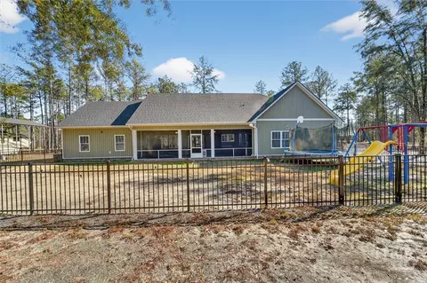 Exterior - 323 Edgewood Rd, Guyton, GA 31312 photo 10 of 12
