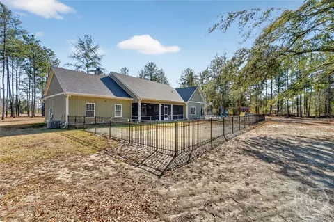 Exterior - 323 Edgewood Rd, Guyton, GA 31312 photo 9 of 12