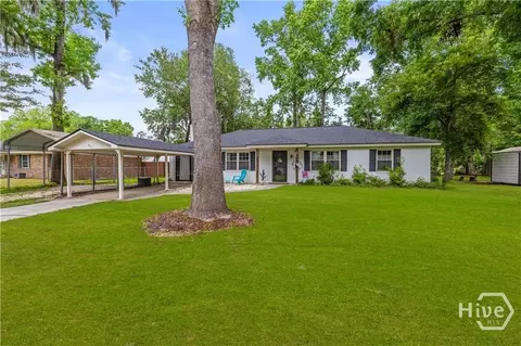 81 Quail Ln, Richmond Hill, GA 31324