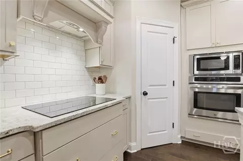Kitchen - 166 Martello Rd, Pooler, GA 31322 photo 5 of 7