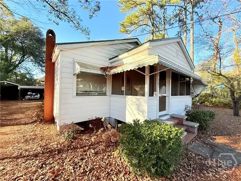 3201 Helen St, Savannah, GA 31404