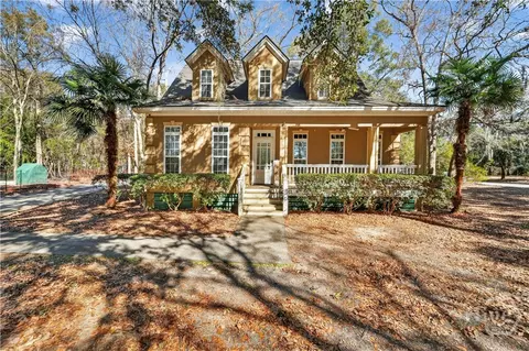 220 Crosswinds Dr, Richmond Hill, GA 31324