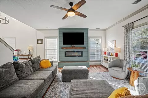 Living - 142 Willow Pt, Savannah, GA 31407 photo 3 of 5