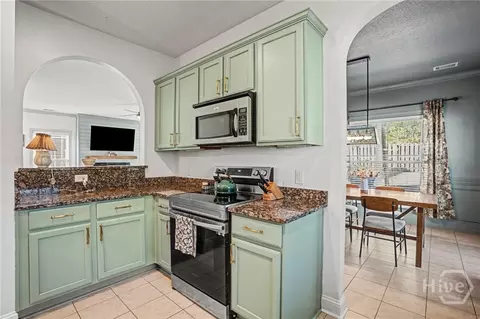 Kitchen - 142 Willow Pt, Savannah, GA 31407 photo 4 of 4