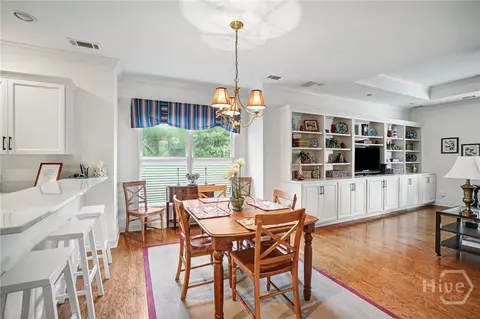 Dining - 4 Odingsell Ln, Savannah, GA 31411 photo 3 of 5