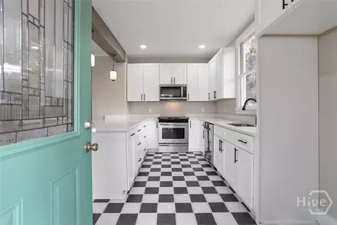 Kitchen - 3206 Whatley Ave, Thunderbolt, GA 31404 photo 1 of 6