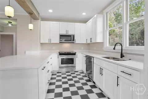 Kitchen - 3206 Whatley Ave, Thunderbolt, GA 31404 photo 2 of 6