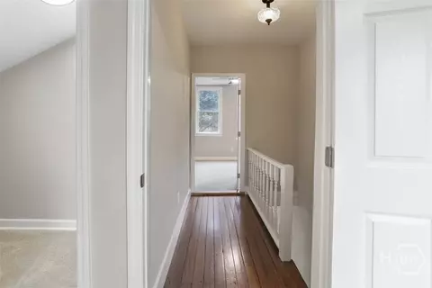 Entry Way - 3206 Whatley Ave, Thunderbolt, GA 31404 photo 5 of 9