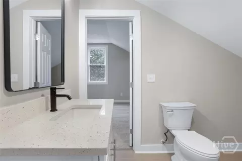 Bath - 3206 Whatley Ave, Thunderbolt, GA 31404 photo 7 of 10