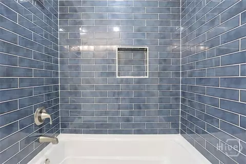Bath - 3206 Whatley Ave, Thunderbolt, GA 31404 photo 5 of 10