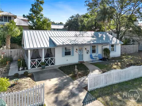 606 Jones Ave, Tybee Island, GA 31328