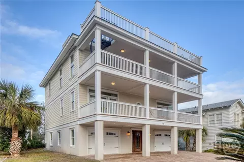 10 8th St, Tybee Island, GA 31328