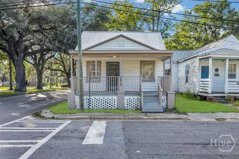 2019 Harden St, Savannah, GA 31415