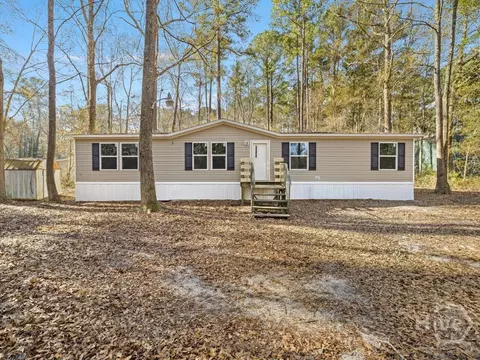 1079 Pine Needle Dr, Ellabell, GA 31308