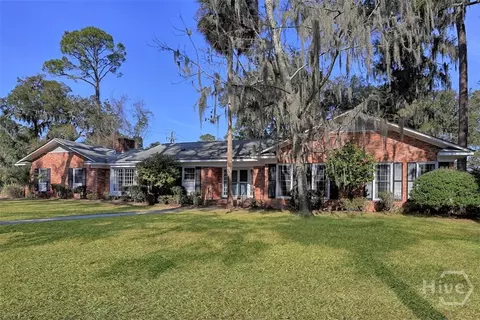 102 Winchester Dr, Savannah, GA 31410