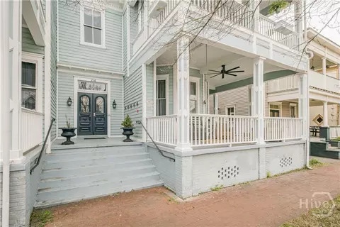216 W Park Ave #B, Savannah, GA 31401