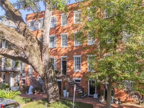 108 W Jones St, Savannah, GA 31401