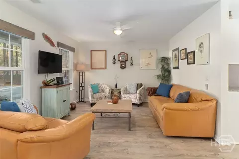 Living - 475 Shadowbrook Cir, Springfield, GA 31329 photo 1 of 3