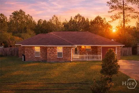 2006 Ossabaw Dr, Hinesville, GA 31313