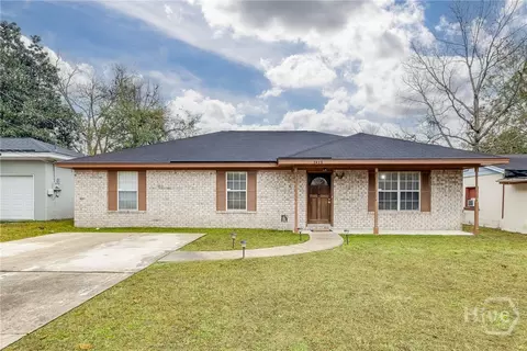 1819 Lloyd St, Savannah, GA 31405