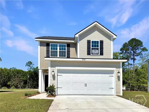 212 Juniper Dr, Hinesville, GA 31313