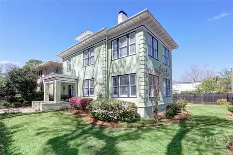 132 E 45th St, Savannah, GA 31405