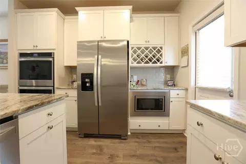 Kitchen - 215 Benelli Dr, Pooler, GA 31322 photo 4 of 4
