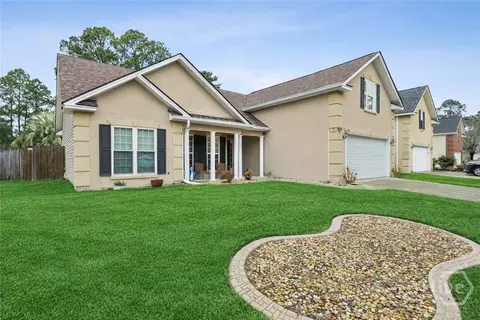 865 Laurel Hill Cir, Richmond Hill, GA 31324