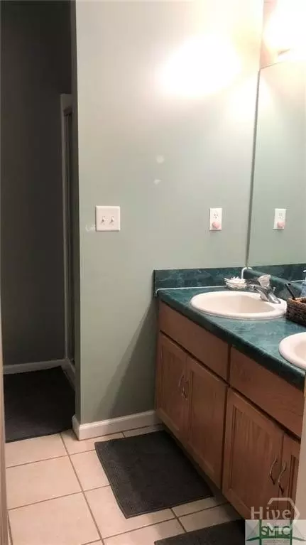 Bath - 99 E Deer Ct, Midway, GA 31320 photo 2 of 3