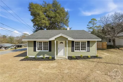 318 Peachtree Cir, Sylvania, GA 30467