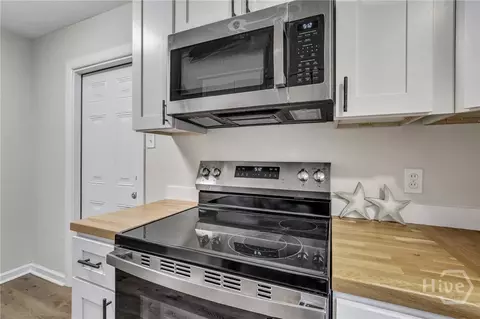Kitchen - 2044 E 60th St, Savannah, GA 31404 photo 4 of 4
