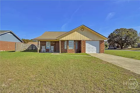 1458 Victory Cir, Hinesville, GA 31313