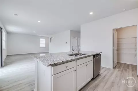Kitchen - 105 Windrush Pines Pnes, Pooler, GA 31322 photo 1 of 5