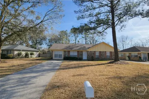 231 Holiday Cir, Savannah, GA 31419