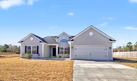 136 Summerhill Dr NE, Ludowici, GA 31316
