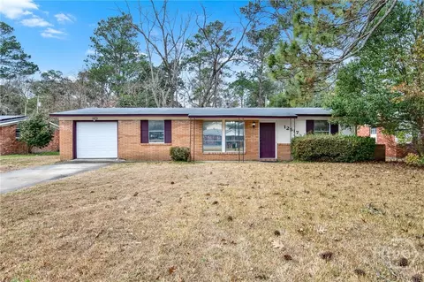 12517 Golf Club Dr, Savannah, GA 31419