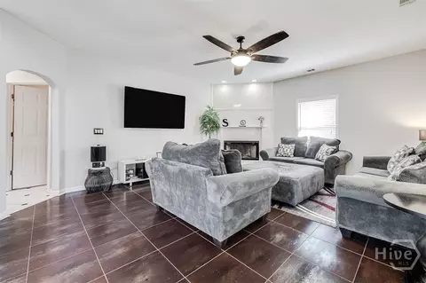 Living - 100 Cypress Dr, Rincon, GA 31326 photo 2 of 5