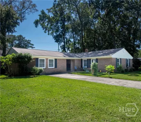 9233 Garland Dr, Savannah, GA 31406