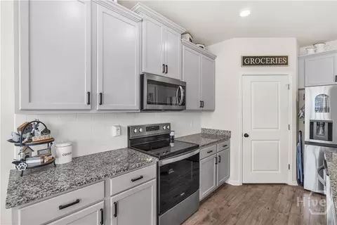 Kitchen - 310 Merganser Dr, Pooler, GA 31322 photo 4 of 5