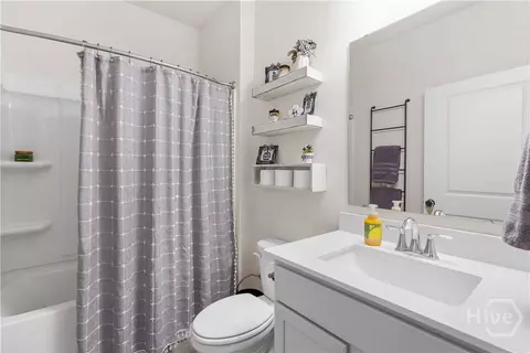Bath - 310 Merganser Dr, Pooler, GA 31322 photo 2 of 4