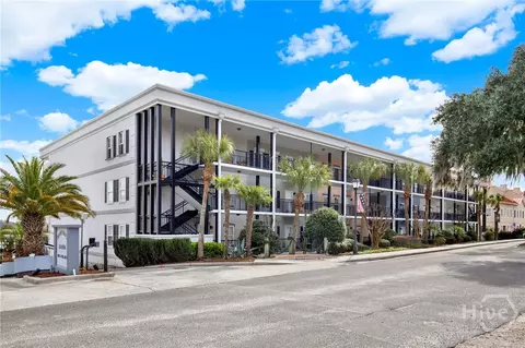 2902 River Dr #D102, Savannah, GA 31404