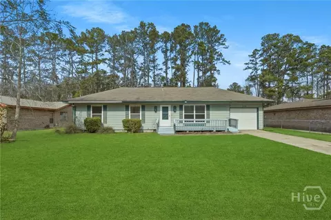 506 Heritage Dr, Hinesville, GA 31313