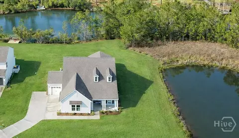 289 Heron Creek Dr, Richmond Hill, GA 31324