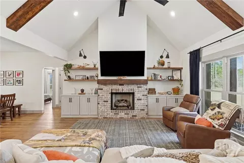 Living - 3583 Blue Jay Rd, Guyton, GA 31312 photo 2 of 3