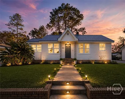 1513 E 34th St, Savannah, GA 31404