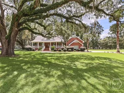 203 Cypress Lakes Dr, Bloomingdale, GA 31302