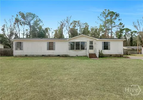 808 Meadow Lake Dr, Hinesville, GA 31313