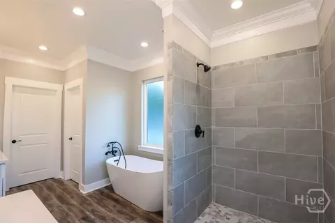 Bath - 1049 Mccall Rd, Springfield, GA 31329 photo 3 of 5